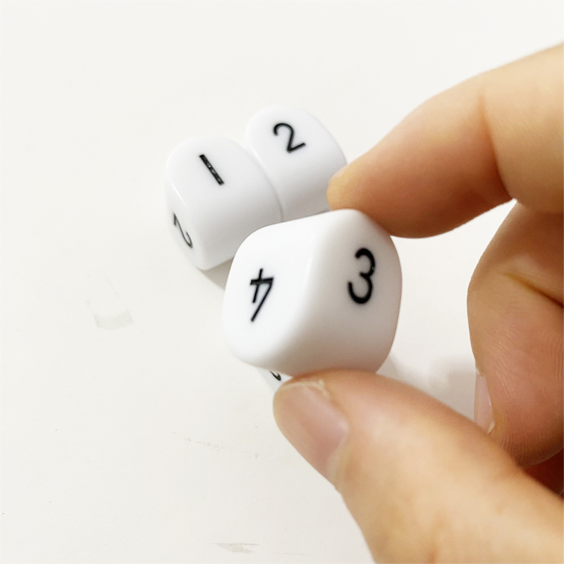 4 sztuki kości D4 4-stronne gr – Board Game Quoridor recenzja i cena